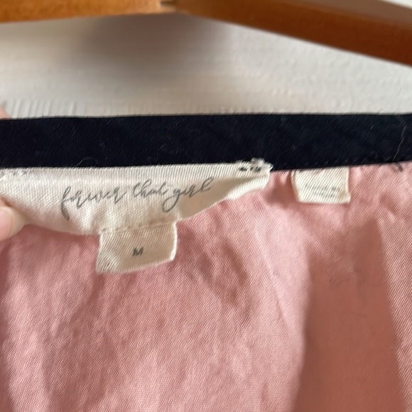 Perfect Spring Crop Top! - Picture 2 of 3